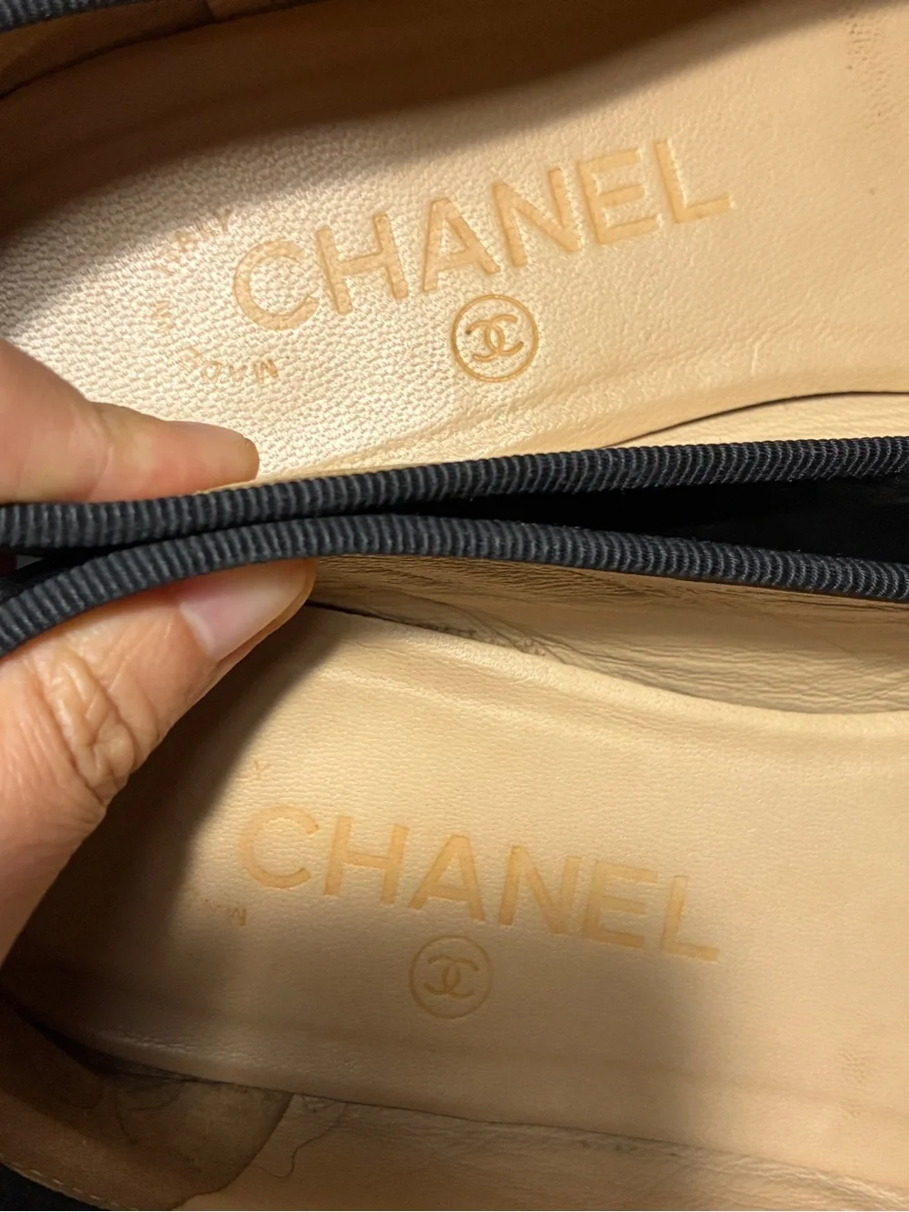 CHANEL Black Leather Cap-Toe Ballet Flats with CC Logo